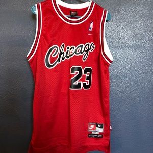 Men’s medium Chicago bulls Michael Jordan Jersey